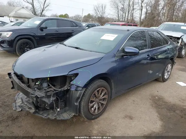4T1BF1FK8HU727408 2017 TOYOTA CAMRY - Image 2