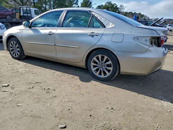 4T1BF1FK8HU727618 2017 TOYOTA CAMRY - Image 2