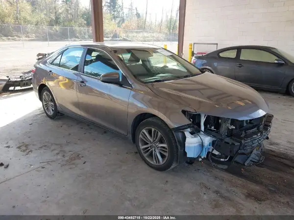 4T1BF1FK8HU728672 2017 TOYOTA CAMRY - Image 1