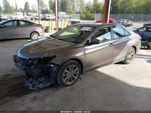 4T1BF1FK8HU728672 2017 TOYOTA CAMRY - Image 2