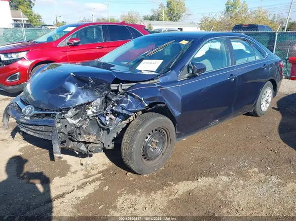 4T1BF1FK8HU729062 2017 TOYOTA CAMRY - Image 2
