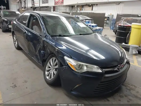 4T1BF1FK8HU732026 2017 TOYOTA CAMRY - Image 1