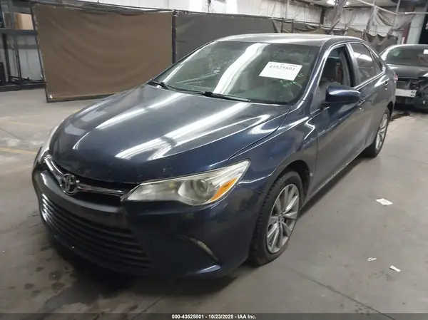 4T1BF1FK8HU732026 2017 TOYOTA CAMRY - Image 2