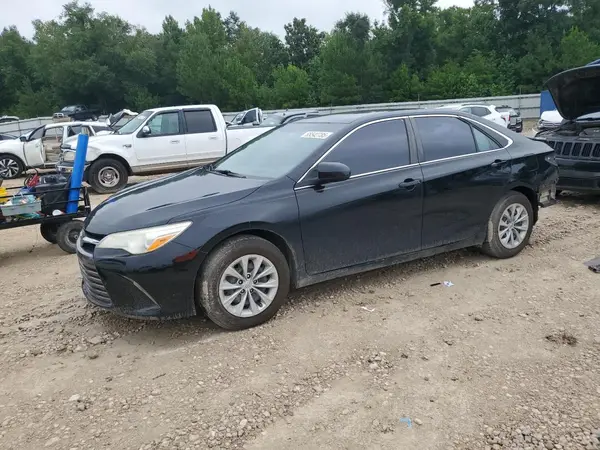 4T1BF1FK8HU734715 2017 TOYOTA CAMRY - Image 1