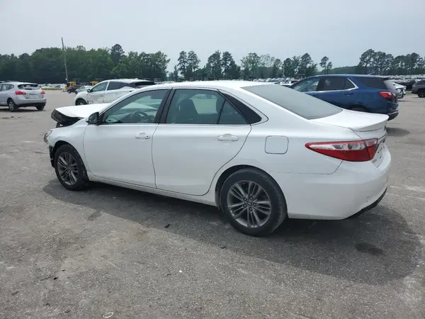 4T1BF1FK8HU738179 2017 TOYOTA CAMRY - Image 2