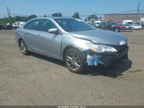 4T1BF1FK8HU738456 2017 TOYOTA CAMRY - Image 1