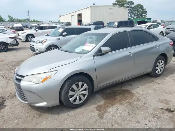 4T1BF1FK8HU739963 2017 TOYOTA CAMRY - Image 2