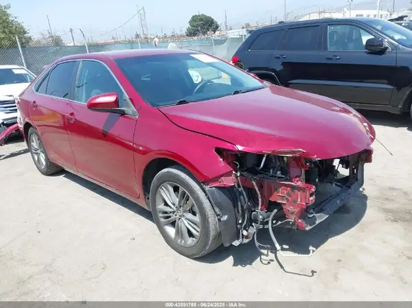 4T1BF1FK8HU744550 2017 TOYOTA CAMRY - Image 1