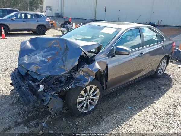 4T1BF1FK8HU746993 2017 TOYOTA CAMRY - Image 2