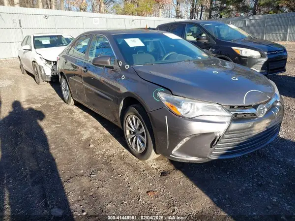4T1BF1FK8HU747576 2017 TOYOTA CAMRY - Image 1