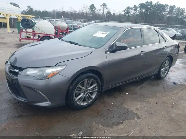 4T1BF1FK8HU756956 2017 TOYOTA CAMRY - Image 2