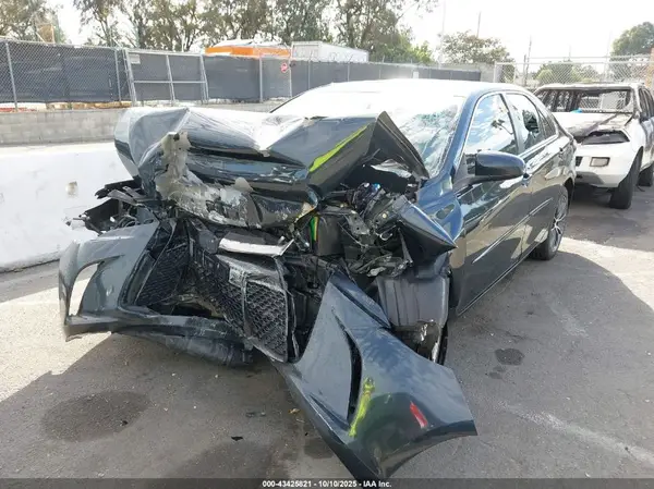 4T1BF1FK8HU757704 2017 TOYOTA CAMRY - Image 2