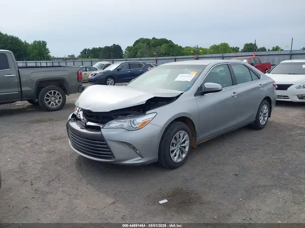 4T1BF1FK8HU759839 2017 TOYOTA CAMRY - Image 2