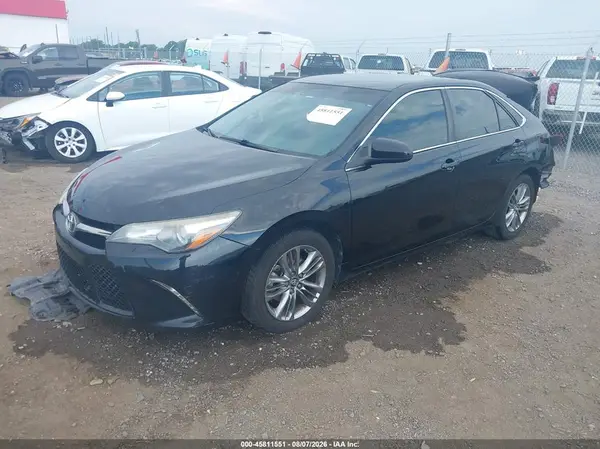 4T1BF1FK8HU760537 2017 TOYOTA CAMRY - Image 2