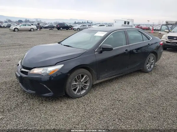 4T1BF1FK8HU764037 2017 TOYOTA CAMRY - Image 2