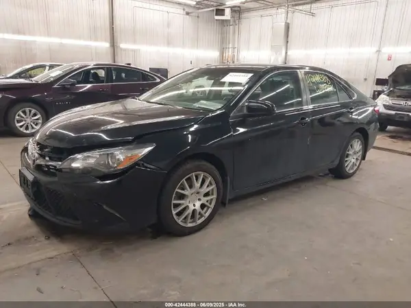 4T1BF1FK8HU764782 2017 TOYOTA CAMRY - Image 2
