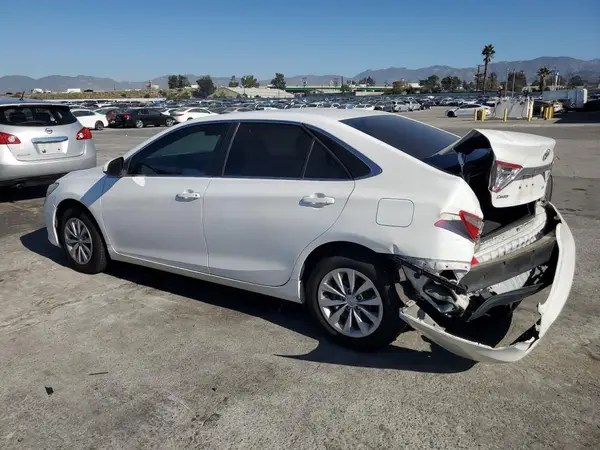 4T1BF1FK8HU768881 2017 TOYOTA CAMRY - Image 2
