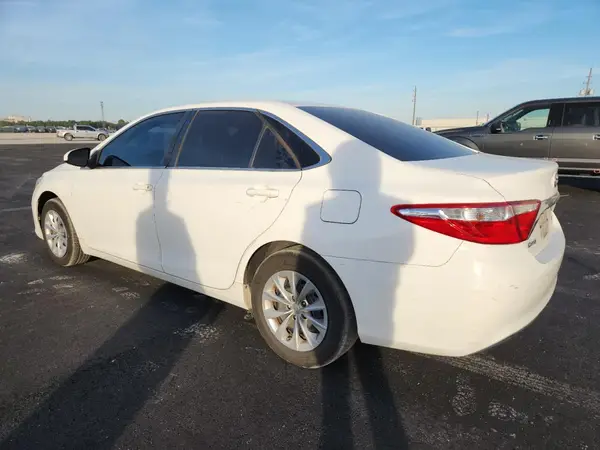 4T1BF1FK8HU771733 2017 TOYOTA CAMRY - Image 2