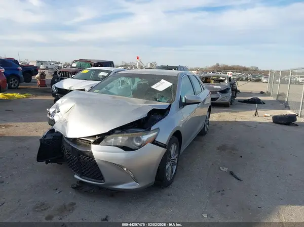 4T1BF1FK8HU775880 2017 TOYOTA CAMRY - Image 2