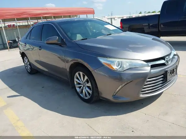 4T1BF1FK8HU777824 2017 TOYOTA CAMRY - Image 1