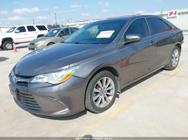 4T1BF1FK8HU777824 2017 TOYOTA CAMRY - Image 2