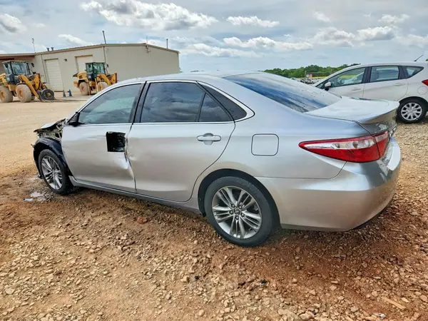 4T1BF1FK8HU779038 2017 TOYOTA CAMRY - Image 2
