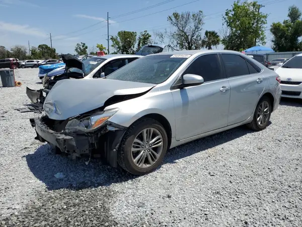 4T1BF1FK8HU781372 2017 TOYOTA CAMRY - Image 1