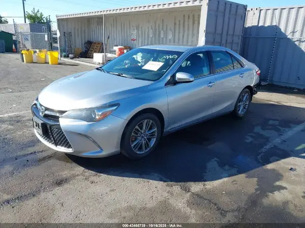 4T1BF1FK8HU781968 2017 TOYOTA CAMRY - Image 2