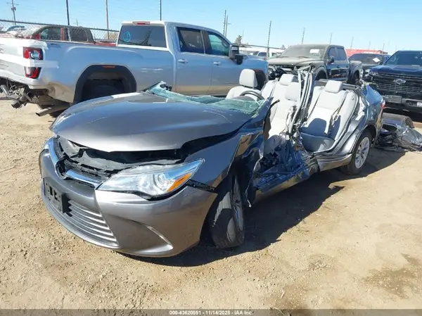 4T1BF1FK8HU788113 2017 TOYOTA CAMRY - Image 2
