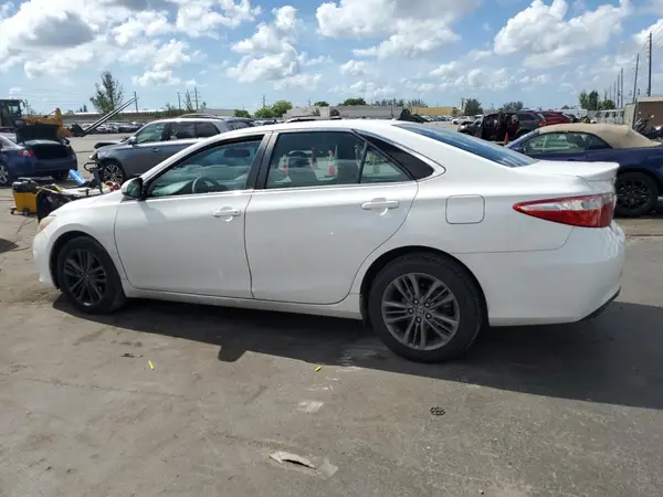 4T1BF1FK8HU789357 2017 TOYOTA CAMRY - Image 2