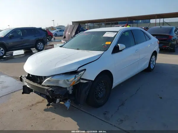 4T1BF1FK8HU792162 2017 TOYOTA CAMRY - Image 2