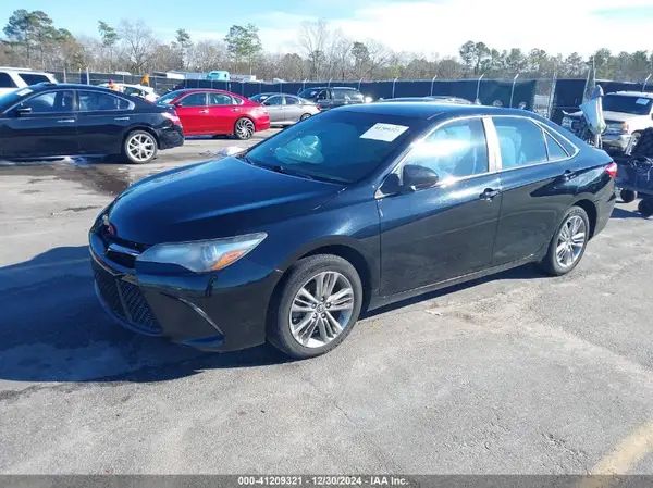 4T1BF1FK8HU792484 2017 TOYOTA CAMRY - Image 2