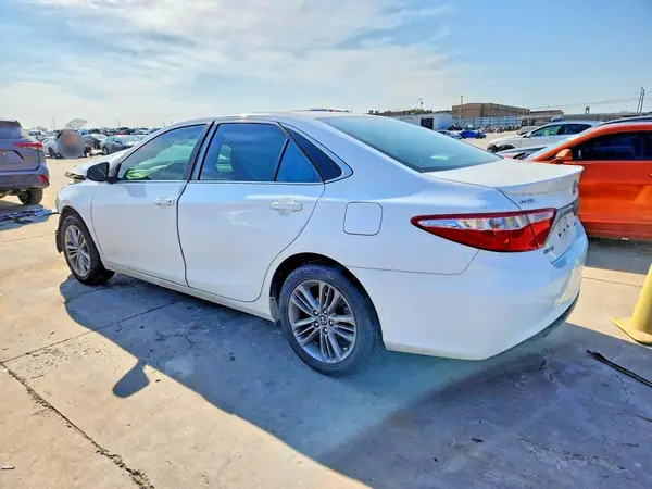 4T1BF1FK8HU795353 2017 TOYOTA CAMRY - Image 2