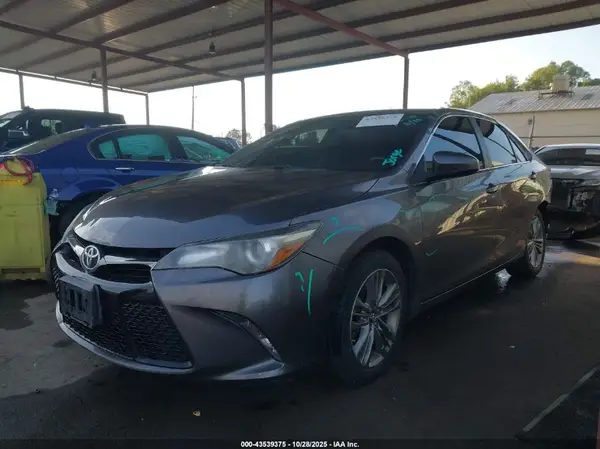 4T1BF1FK8HU796583 2017 TOYOTA CAMRY - Image 2