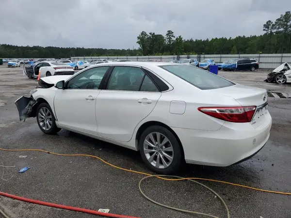 4T1BF1FK8HU800180 2017 TOYOTA CAMRY - Image 2