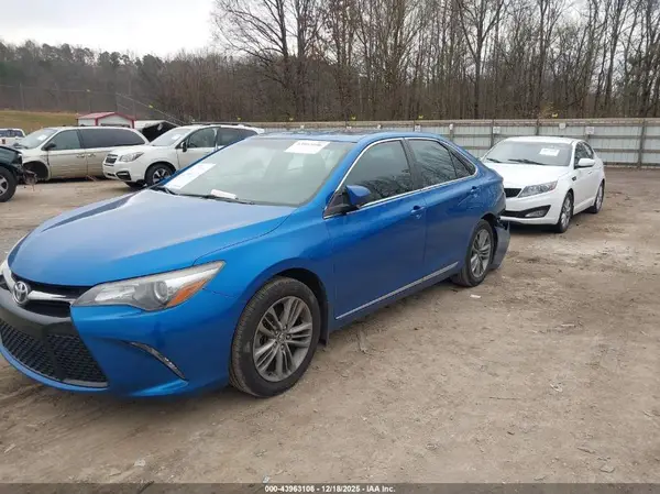 4T1BF1FK8HU806724 2017 TOYOTA CAMRY - Image 2
