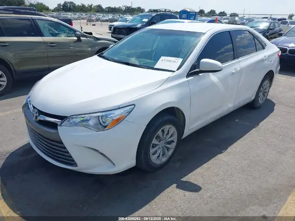 4T1BF1FK8HU807050 2017 TOYOTA CAMRY - Image 2