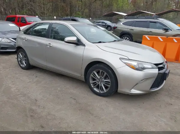 4T1BF1FK8HU809770 2017 TOYOTA CAMRY - Image 1