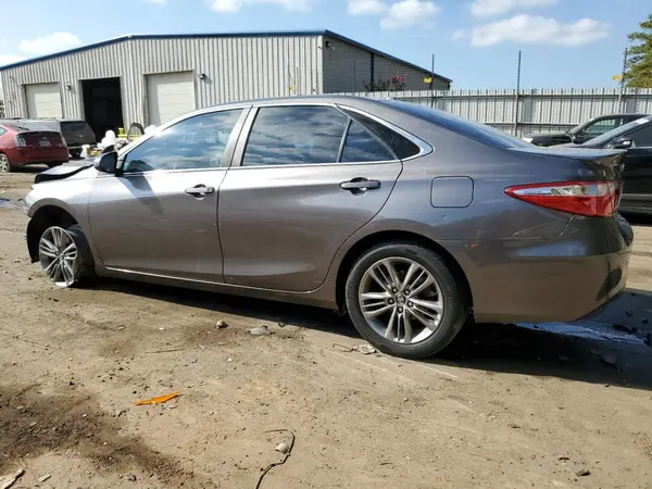 4T1BF1FK8HU810238 2017 TOYOTA CAMRY - Image 2