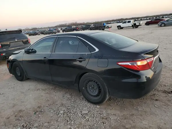 4T1BF1FK8HU810725 2017 TOYOTA CAMRY - Image 2