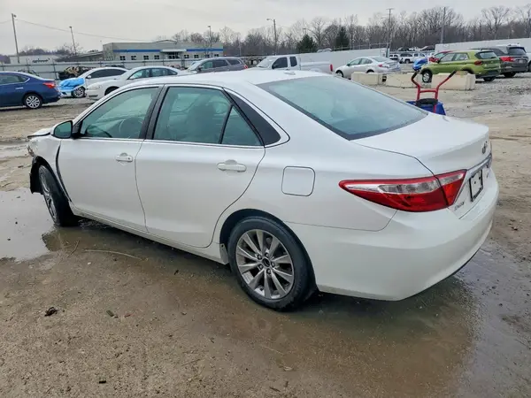 4T1BF1FK8HU810739 2017 TOYOTA CAMRY - Image 2