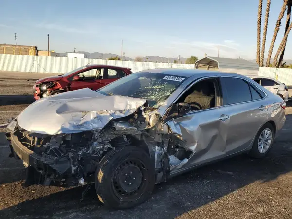 4T1BF1FK8HU813883 2017 TOYOTA CAMRY - Image 1