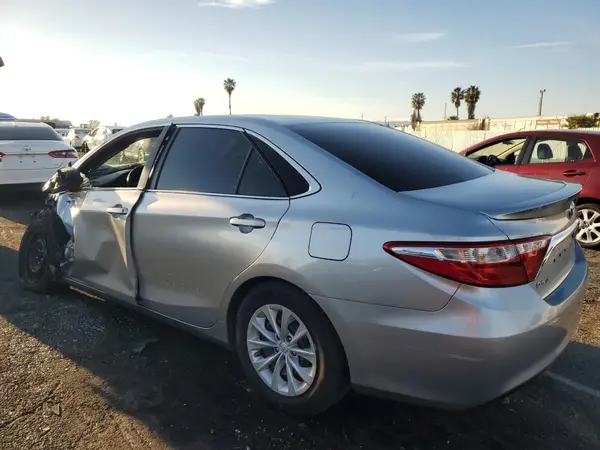 4T1BF1FK8HU813883 2017 TOYOTA CAMRY - Image 2