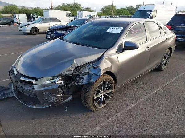 4T1BF1FK9GU116334 2016 TOYOTA CAMRY - Image 2