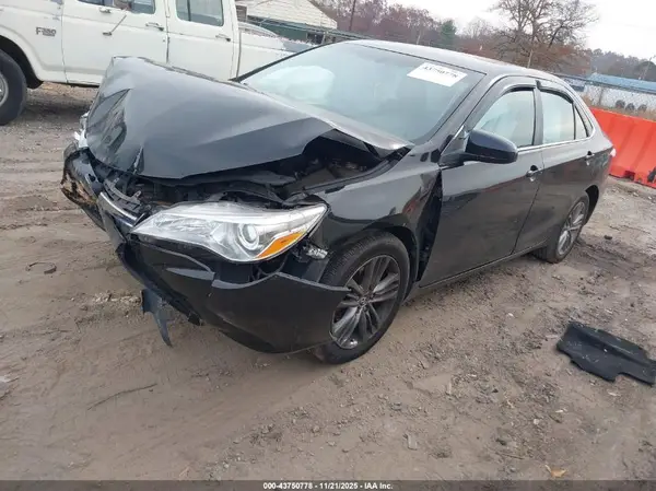 4T1BF1FK9GU116351 2016 TOYOTA CAMRY - Image 2
