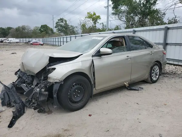 4T1BF1FK9GU117080 2016 TOYOTA CAMRY - Image 1