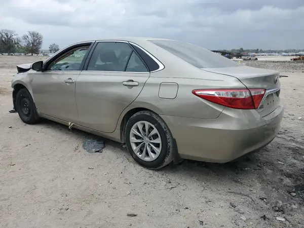 4T1BF1FK9GU117080 2016 TOYOTA CAMRY - Image 2