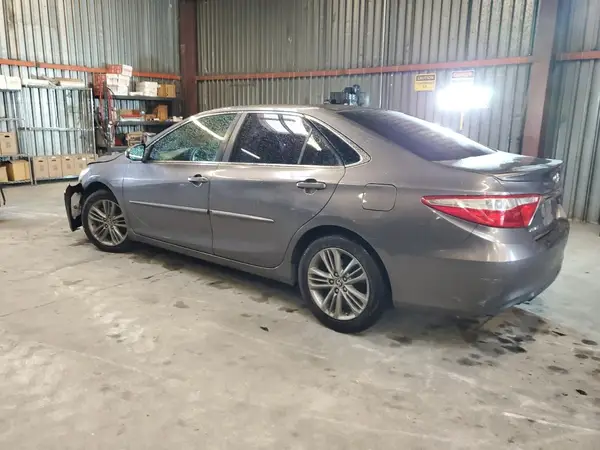 4T1BF1FK9GU118620 2016 TOYOTA CAMRY - Image 2