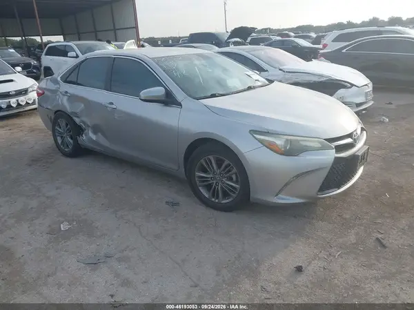 4T1BF1FK9GU118830 2016 TOYOTA CAMRY - Image 1