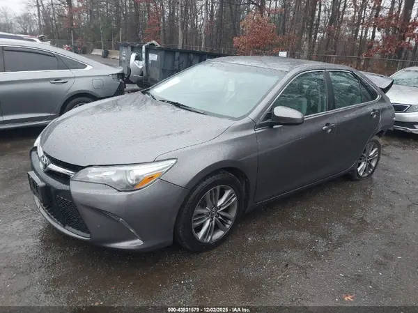 4T1BF1FK9GU119184 2016 TOYOTA CAMRY - Image 2